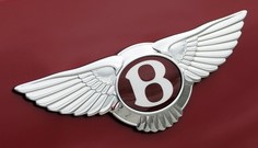 bentley continental gt v8 rouge logo coffre article