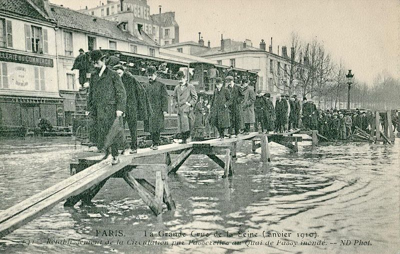 Inondation de Paris qui débuta en janvier 1910 pour se terminer début mars