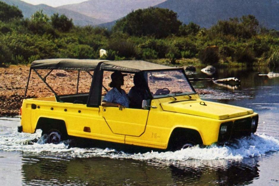 Focus Sur La Renault Rod o Ou L art D avoir Quatre Roues Sur La Plage Focus Sur La Renault Rod o Ou L art D avoir Quatre Roues Sur La Plage