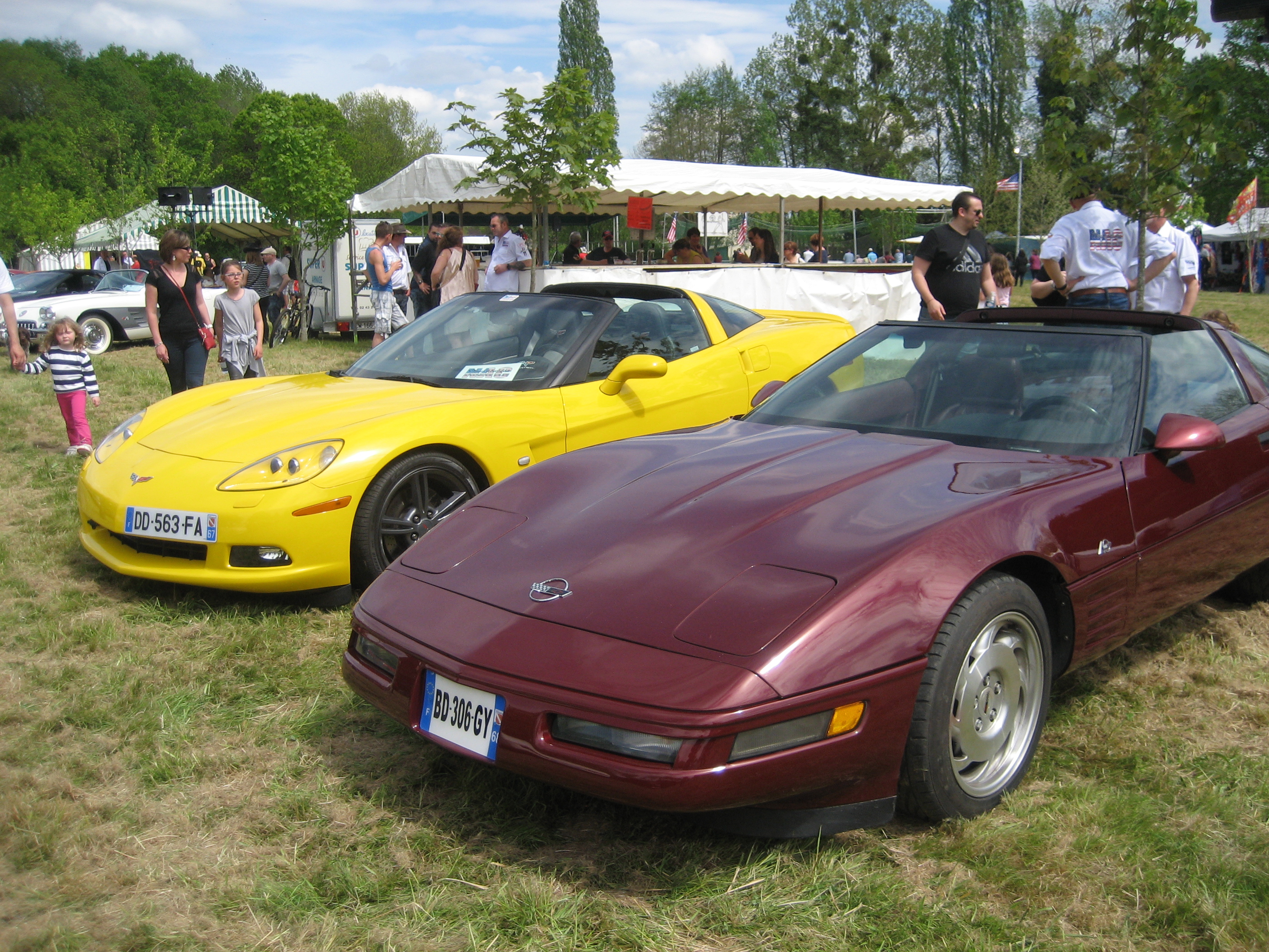 CHEVROLET Corvette C6 et CHEVROLET Corvette C4