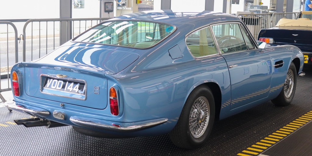 Aston Martin DB6