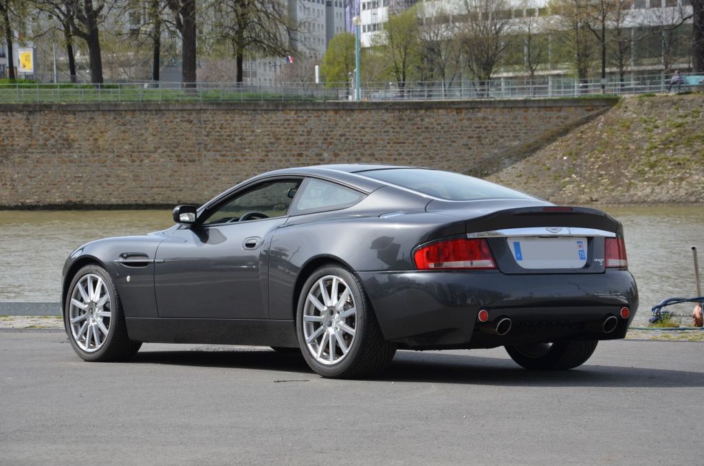Aston Martin Vanquish S