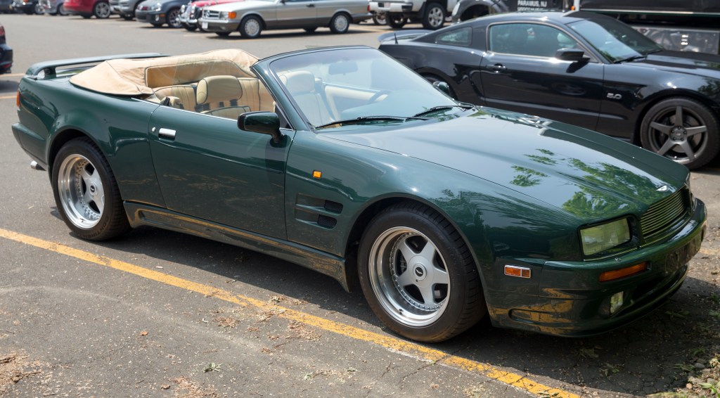 Aston Martin Virage Volante