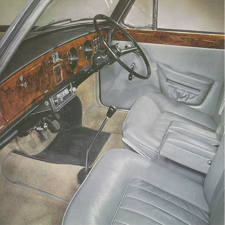 Vanden Plas Princess 1100 interior