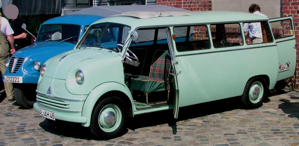 Lloyd LT600 Lang Bus