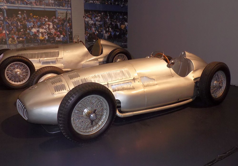 Mercedes Benz W154