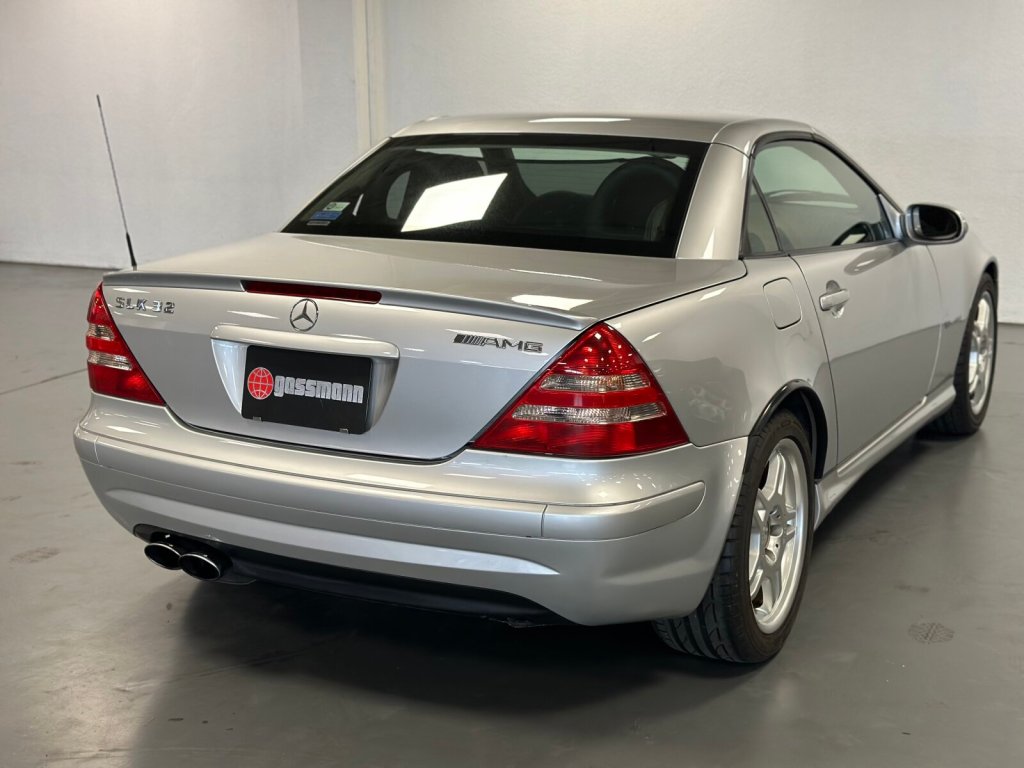 Mercedes Benz SLK 32 AMG 2
