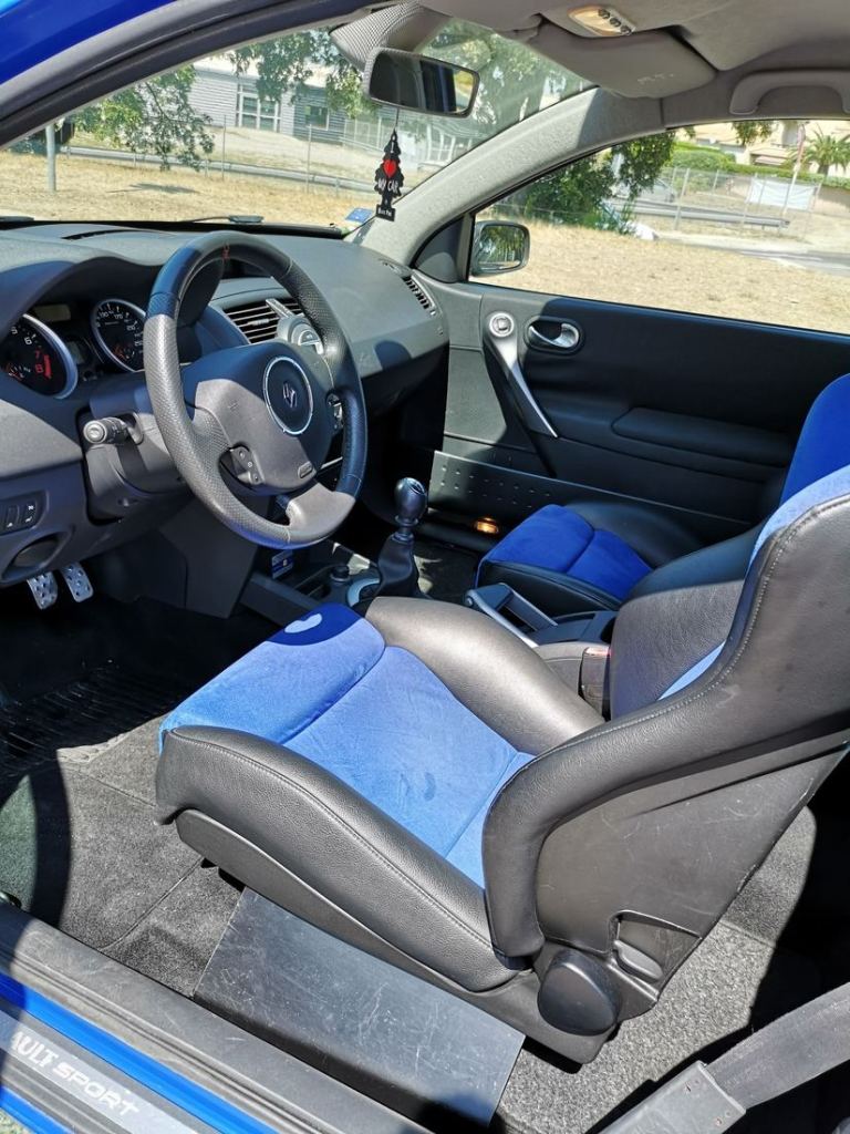 Megane RS F1Team Bleu Alp 14
